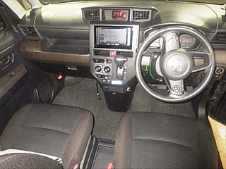 TOYOTA ROOMY 2022