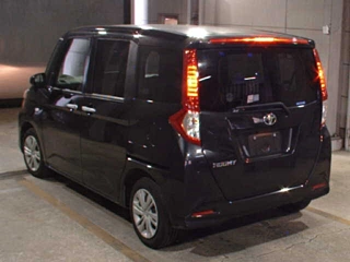 TOYOTA ROOMY 2022