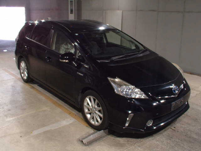 TOYOTA PRIUS ALPHA 2012