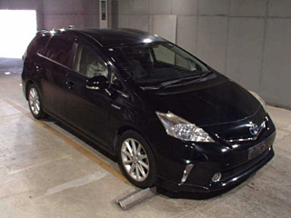 TOYOTA PRIUS ALPHA 2012