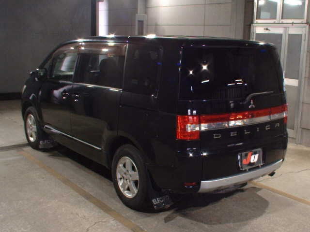 MITSUBISHI DELICA D5 2013