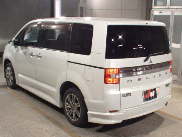 MITSUBISHI DELICA D5 2009