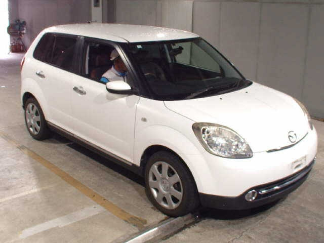 MAZDA VERISA 2010