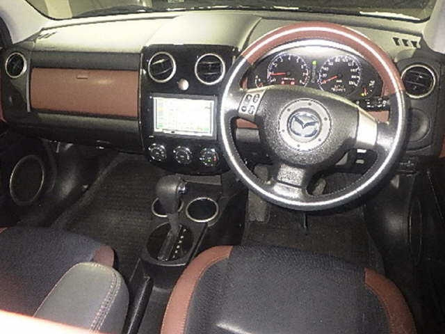 MAZDA VERISA 2010