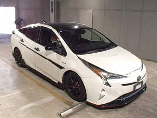 TOYOTA PRIUS 2016