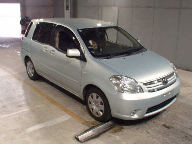 TOYOTA RAUM 2011