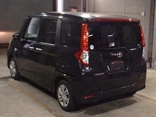 TOYOTA ROOMY 2022