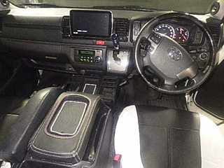 TOYOTA HIACE VAN 2017