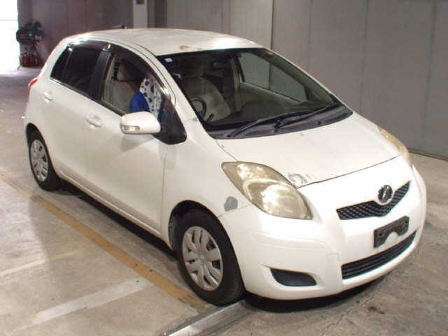 TOYOTA VITZ 2011