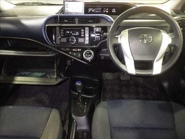 TOYOTA AQUA 2015