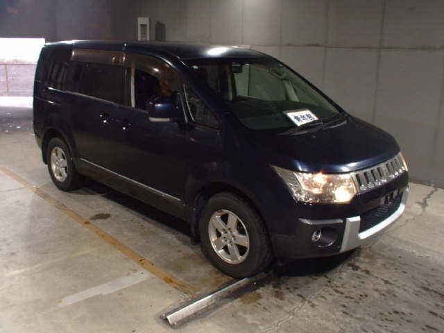 MITSUBISHI DELICA D5 2010