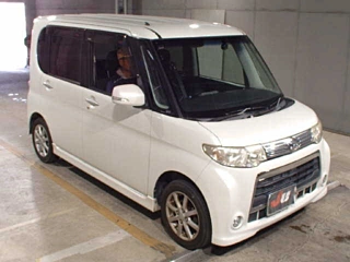 DAIHATSU TANTO 2010