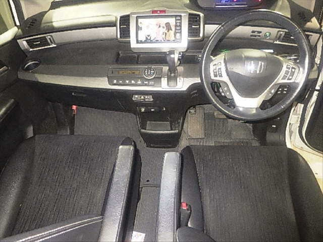HONDA FREED 2012