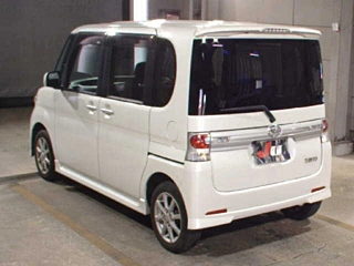 DAIHATSU TANTO 2010