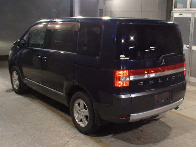 MITSUBISHI DELICA D5 2010
