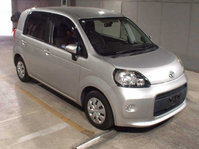 TOYOTA PORTE 2013