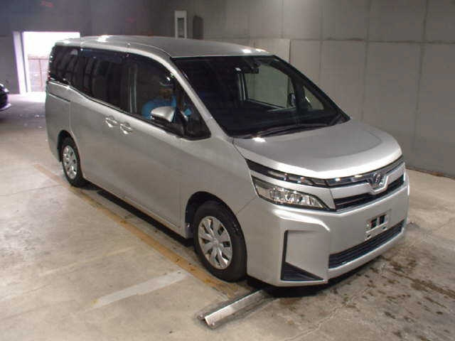 TOYOTA VOXY 2020