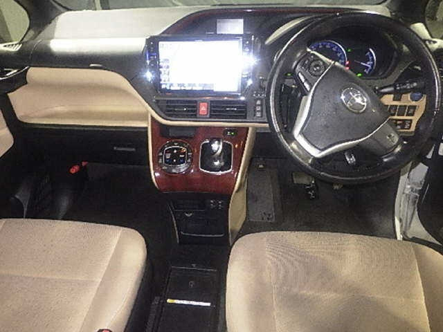 TOYOTA NOAH 2014