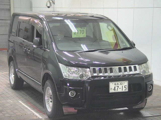MITSUBISHI DELICA D5 2010