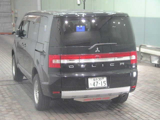 MITSUBISHI DELICA D5 2010