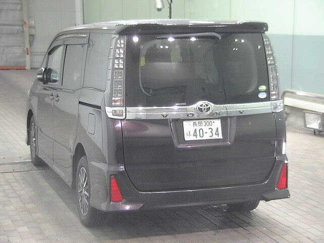 TOYOTA VOXY 2014