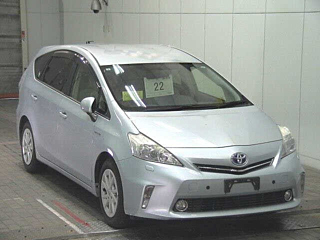 TOYOTA PRIUS ALPHA 2011