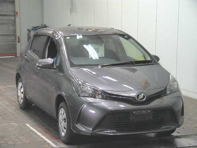 TOYOTA VITZ 2016