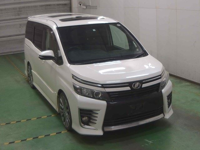 TOYOTA VOXY 2014