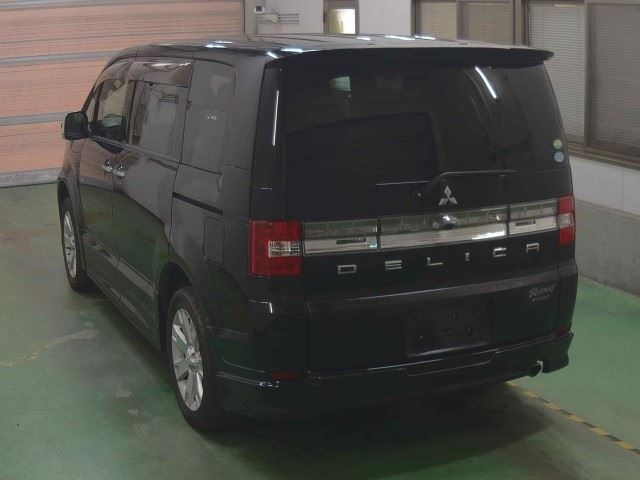 MITSUBISHI DELICA D5 2013