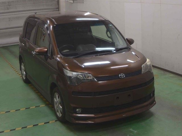 TOYOTA SPADE 2013