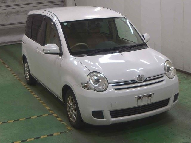 TOYOTA SIENTA 2014