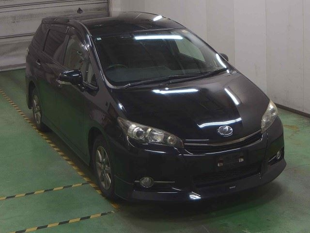 TOYOTA WISH 2014