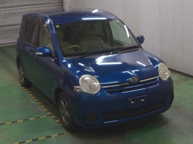 TOYOTA SIENTA 2010