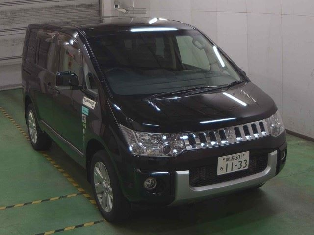 MITSUBISHI DELICA D5 2015