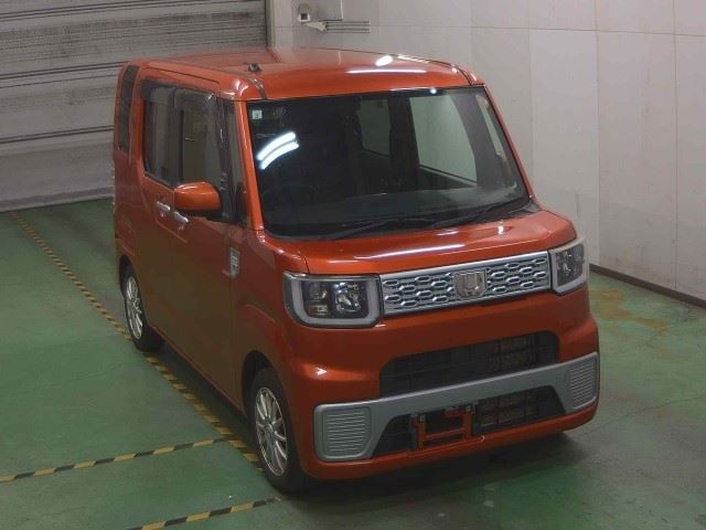 DAIHATSU WAKE 2015