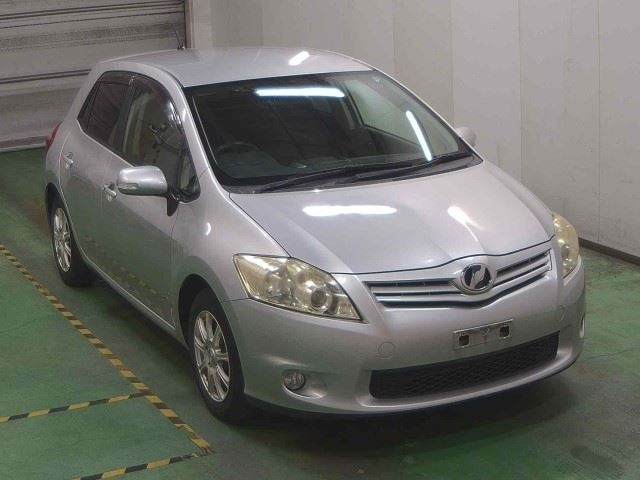 TOYOTA AURIS 2012