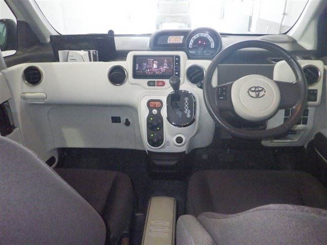 TOYOTA SPADE 2013