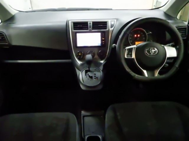 TOYOTA RACTIS 2014
