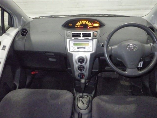 TOYOTA VITZ 2008