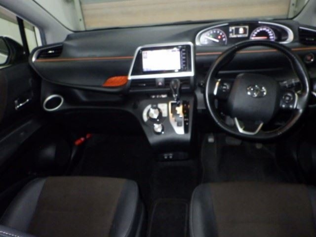 TOYOTA SIENTA 2018