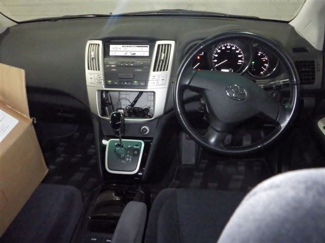 TOYOTA HARRIER 2009