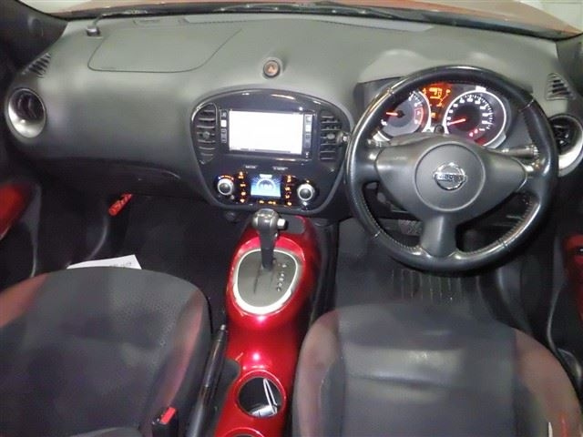 NISSAN JUKE 2011