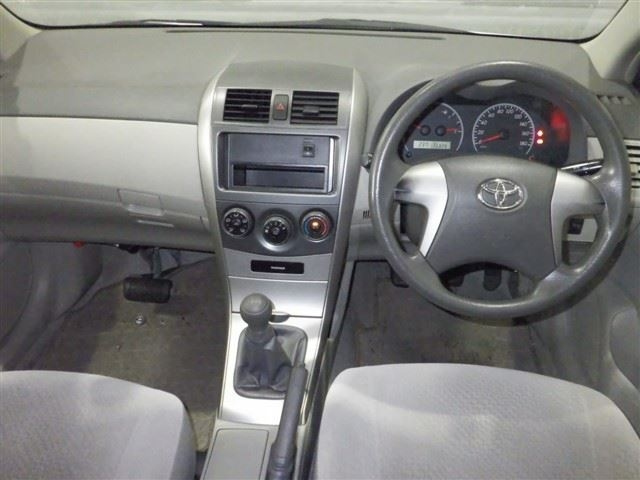 TOYOTA COROLLA AXIO 2011
