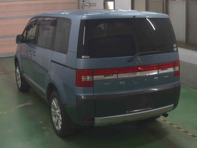 MITSUBISHI DELICA D5 2010