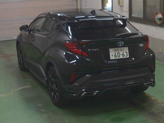 TOYOTA C-HR 2021