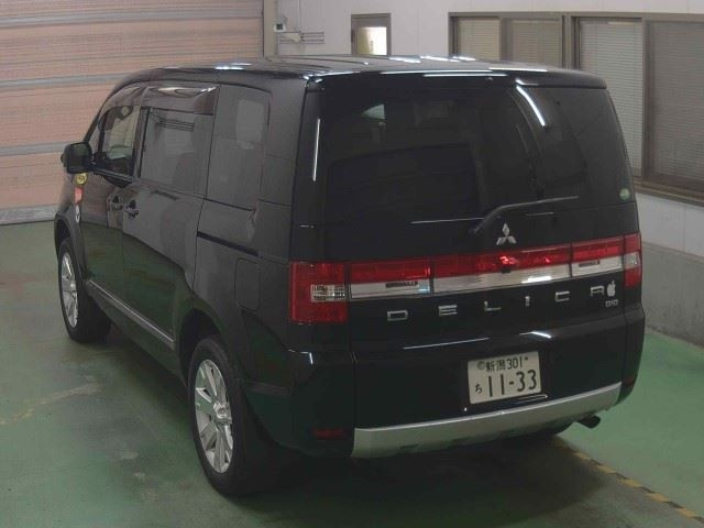 MITSUBISHI DELICA D5 2015