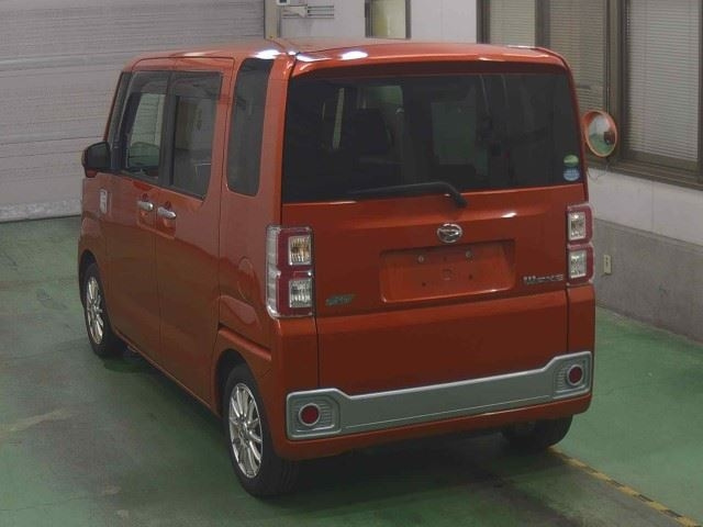 DAIHATSU WAKE 2015