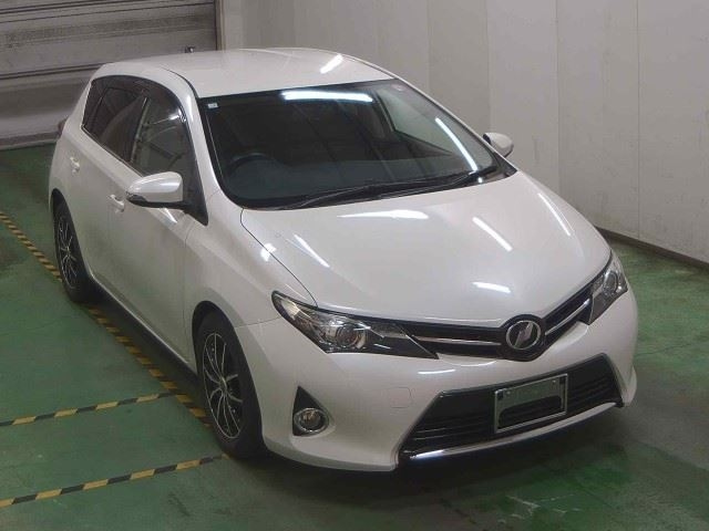 TOYOTA AURIS 2014