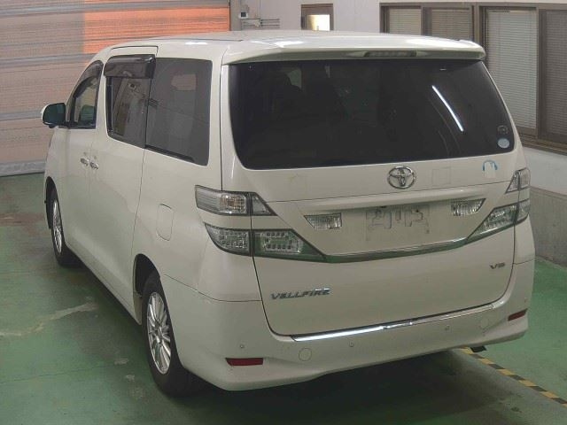 TOYOTA VELLFIRE 2011