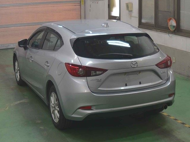 MAZDA AXELA 2017